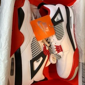 Jordan 4 retro OG fire red 10.5 mens